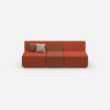 Rotes Dreisitzer Sofa von vorne