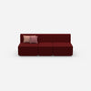 Rotes Dreisitzer Sofa von vorne