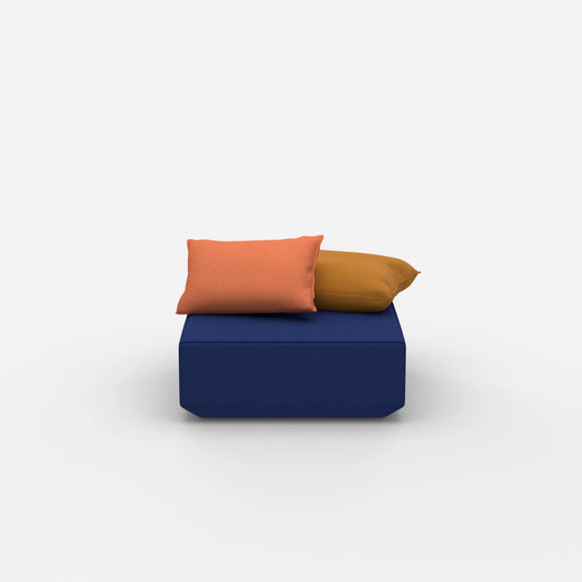 Square pouf from the front