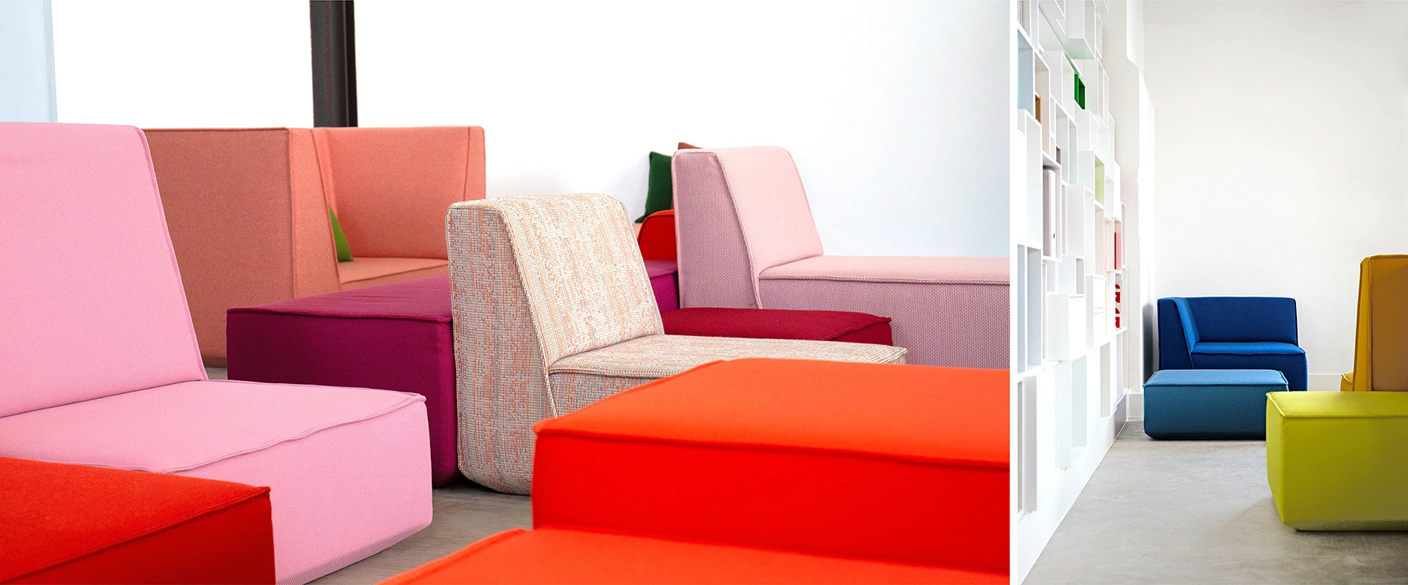 Meubles rembourrés modulaires aux couleurs vives telles que rose, orange, bleu et jaune pour un aménagement créatif des bureaux, salons ou galeries.