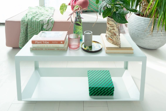 Table basse parfaitement assortie à votre canapé en couleur et en design